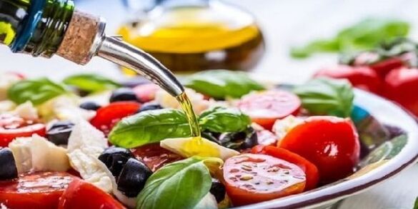 When preparing Mediterranean diet meals, you should use olive oil. 