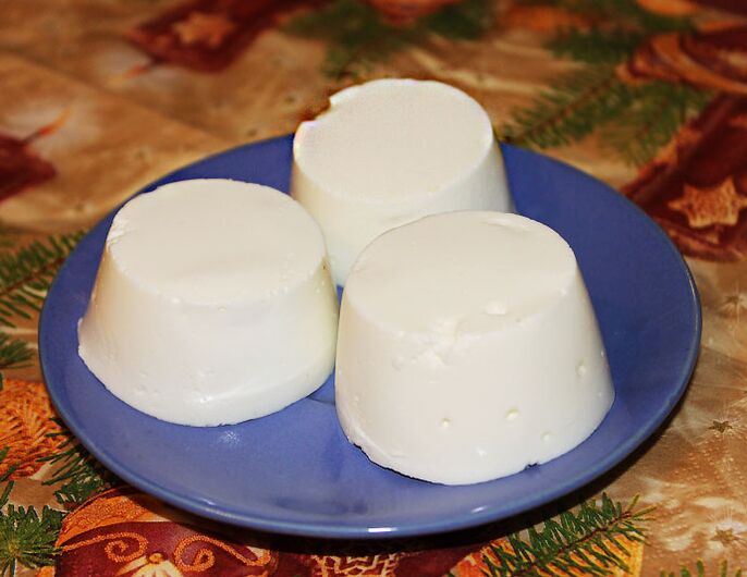 Cottage cheese jelly is a delicious dessert in the Dukan diet menu